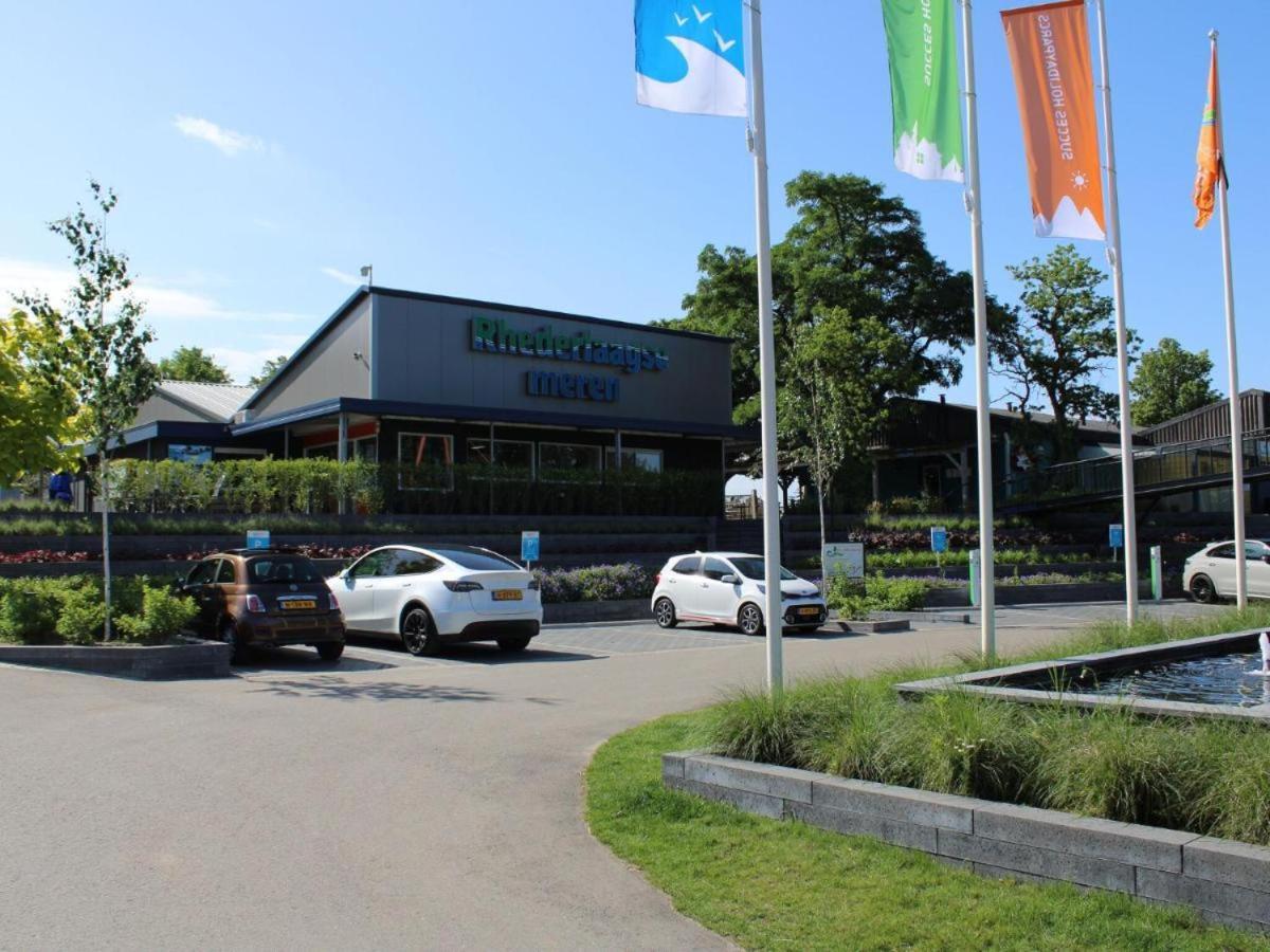 Vakantiehuis Met Vijverzicht Lathum Bagian luar foto